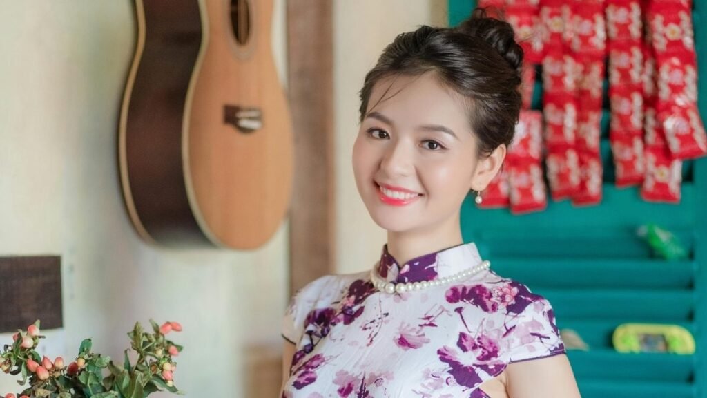 Những Bức Hình Cô Gái Đẹp Khám Phá Nghệ Thuật, Xã Hội Và Đời Sống Trong Thế Giới Số Hiện Đại